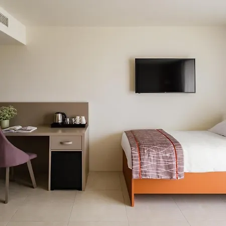 Mayflower Malta خليج سانت بول